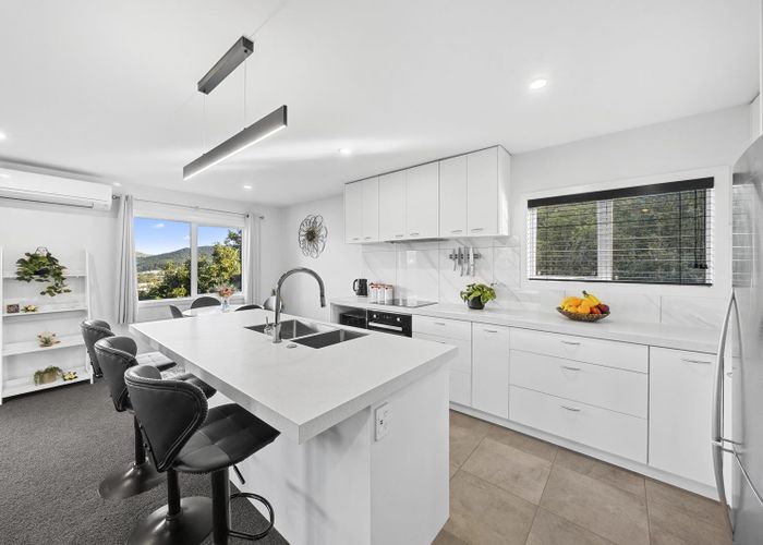  at 33 Westhaven Drive, Tawa, Wellington