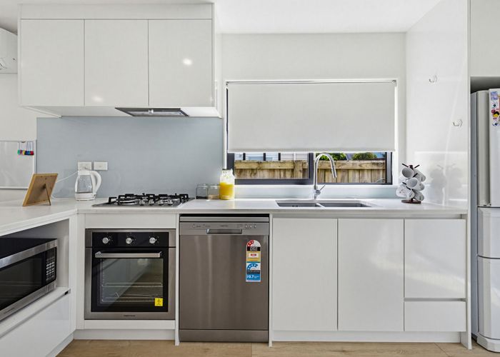  at 160D Hill Road, The Gardens, Manukau City, Auckland