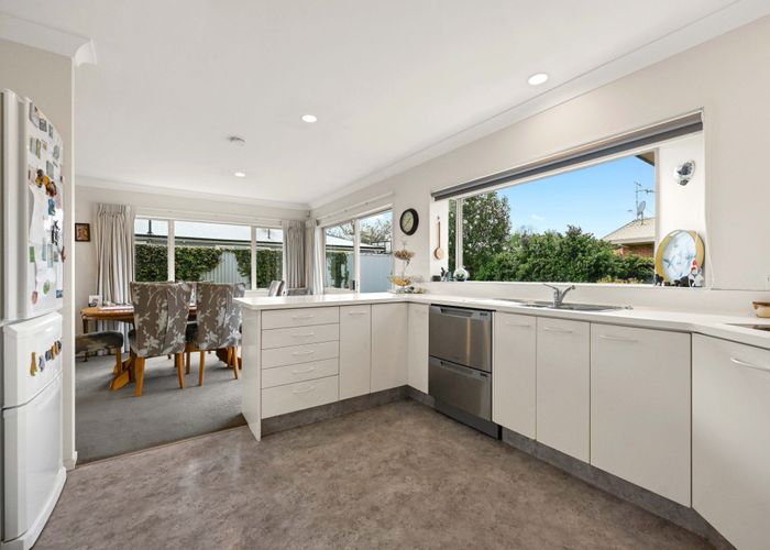  at 592 River Road, Fairfield, Hamilton