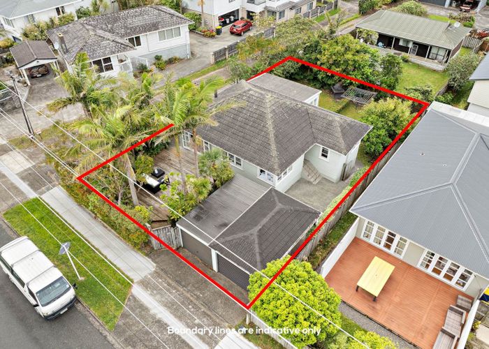 at 1/18 Roberts Road, Glenfield, North Shore City, Auckland