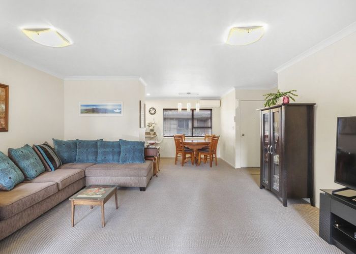  at 2/248 Great North Road, Henderson, Waitakere City, Auckland