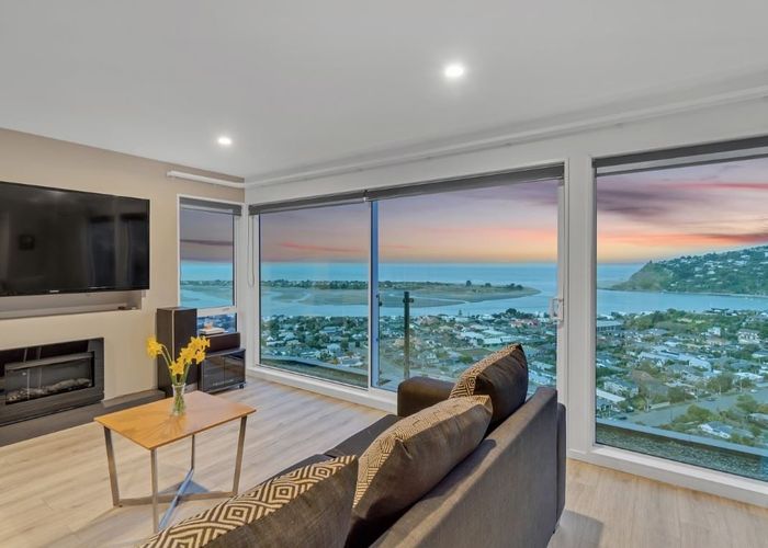  at 18 Glendevere Terrace, Redcliffs, Christchurch