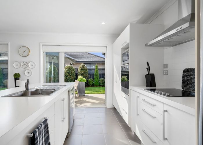  at 32 West Thompson Street, Leamington, Cambridge