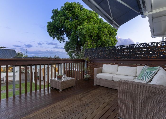 at 102 Barrack Road, Mount Wellington, Auckland