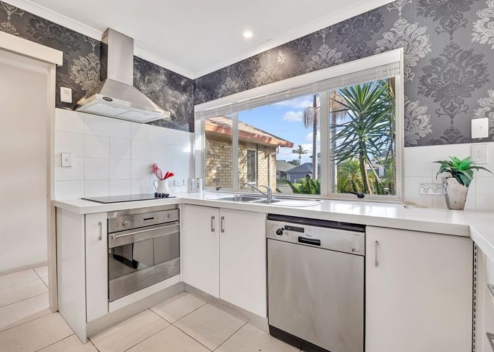  at 13 Bridgehead Cove, West Harbour, Waitakere City, Auckland