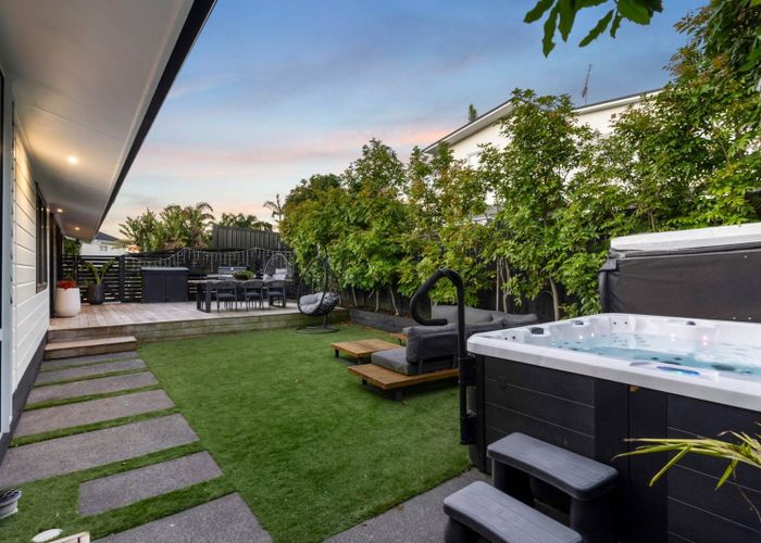  at 1A Cliff Road, Torbay, North Shore City, Auckland