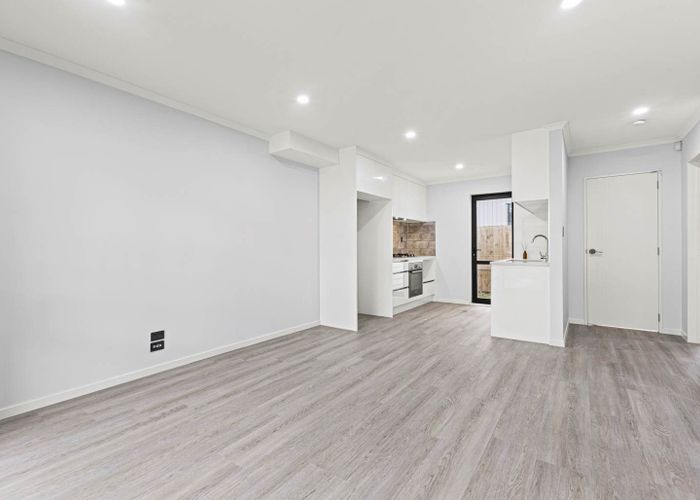  at 8E Kent Road, Manurewa, Auckland