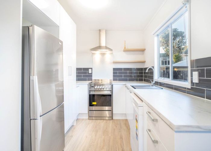  at 2/76 Mcannalley Street, Manurewa East, Manukau City, Auckland