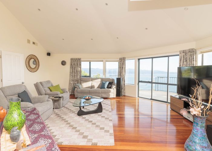  at 18 Bennett Grove, Newlands, Wellington