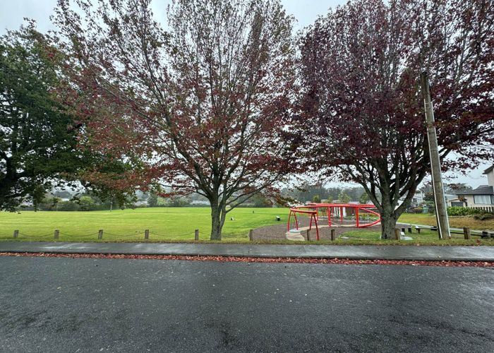  at 44 Cliff View Drive, Green Bay, Waitakere City, Auckland