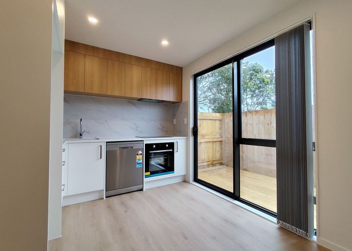  at 76 McLeod Road, Te Atatu South, Waitakere City, Auckland