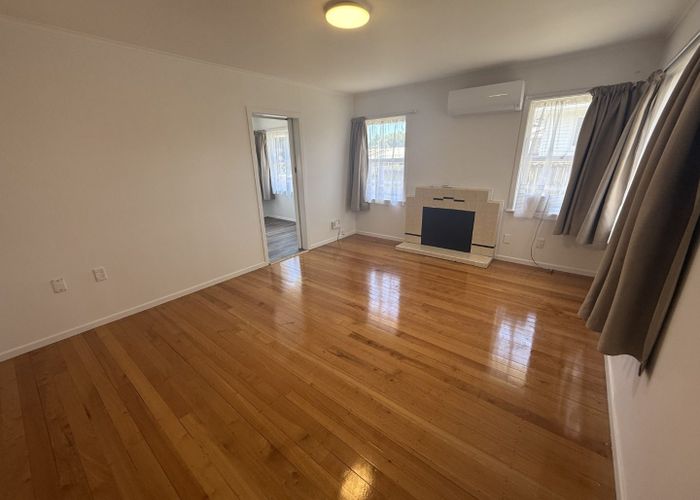  at 15 Julian Place, Otara, Auckland