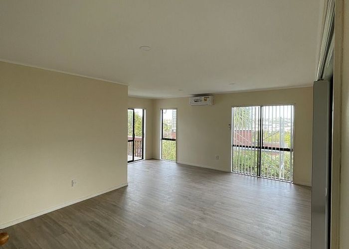  at 21 Rhinevale Close, Henderson, Waitakere City, Auckland