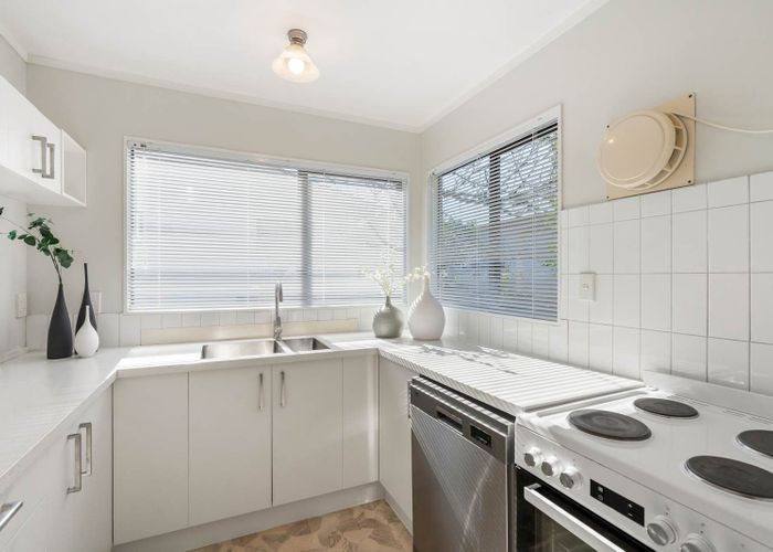  at 2/136 Moore Street, Howick, Manukau City, Auckland