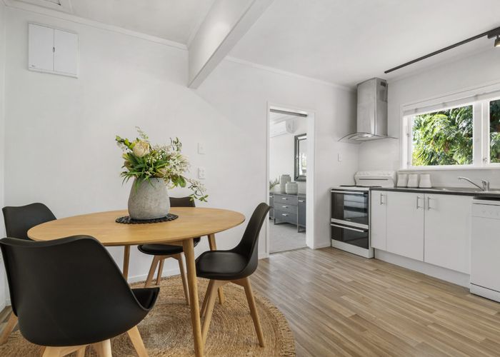  at 4/155 Shakespeare Road, Milford, Auckland