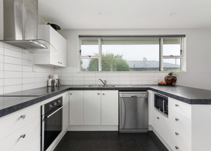  at 2/18 School Road, Halswell, Christchurch