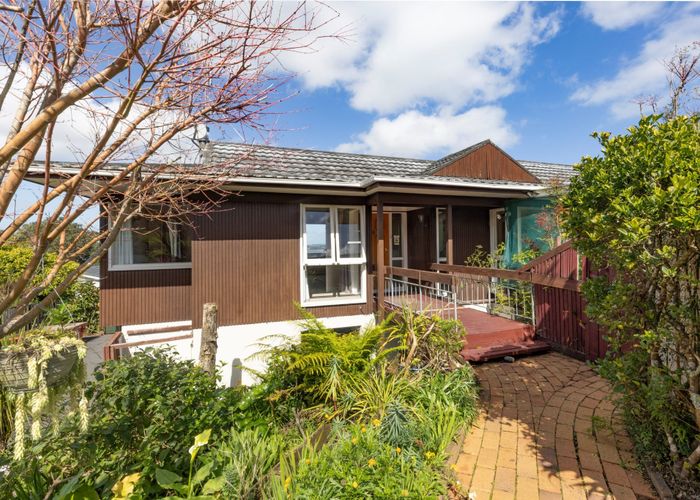  at 11 Rendcomb Place, Hillsborough, Auckland