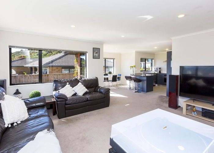  at 50 King Charles Drive, Kingsley Heights, Upper Hutt