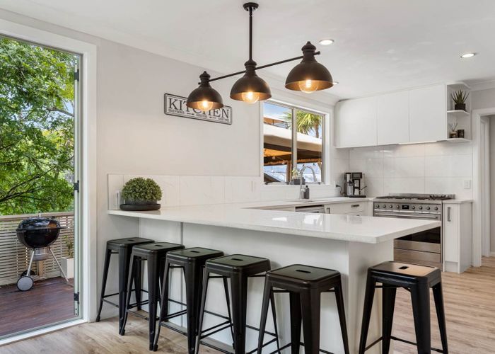  at 2/12 Belle Verde Drive, Sunnynook, Auckland