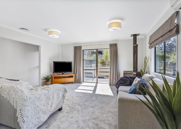  at 28 Kashmir Road, Glen Eden, Waitakere City, Auckland