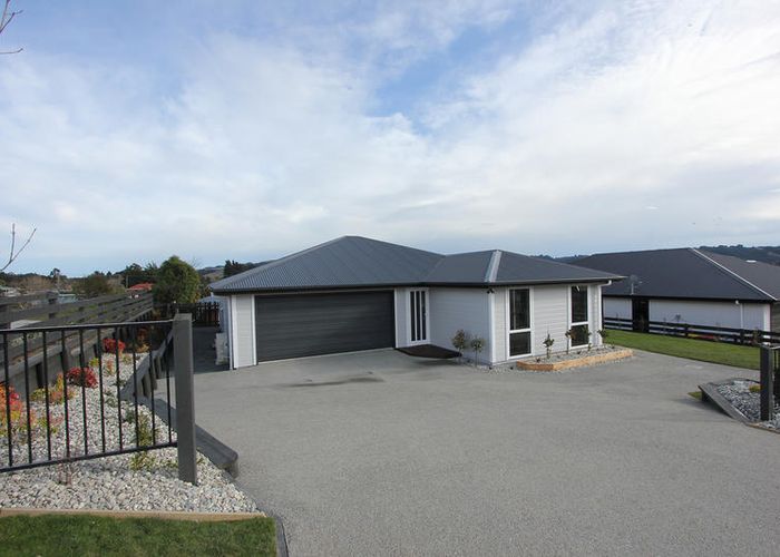  at 8 Trudi Place, Green Island, Dunedin