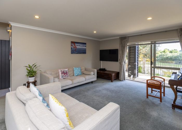  at 7 Jade Lane, Paraparaumu