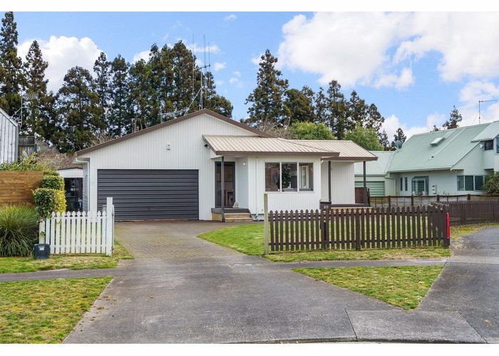  at 20 Rimmington Drive, Hamilton Lake, Hamilton
