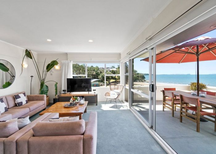  at 58 Rothesay Bay Road, Rothesay Bay, North Shore City, Auckland