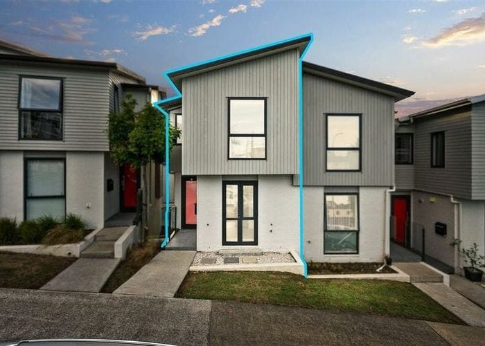  at 9/10 Silver Moon Road, Albany, North Shore City, Auckland