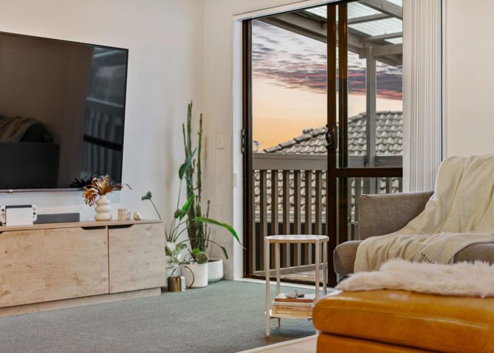  at 1/6 Daytona Road, Henderson, Auckland