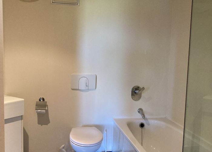  at 8/80 Salamanca Road, Kelburn, Wellington