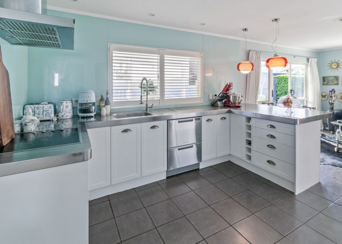  at 72 Whitford Road, Botany Downs, Manukau City, Auckland