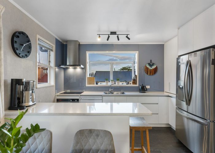  at 102 Barrack Road, Mount Wellington, Auckland