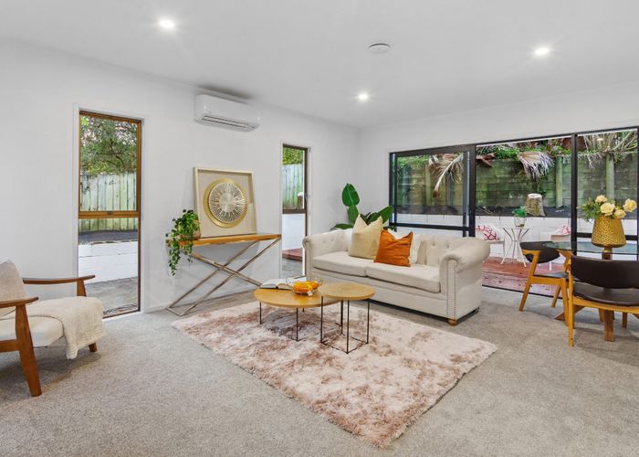  at 2/18 Teviot Place, Totara Vale, North Shore City, Auckland
