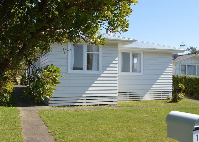  at 100 Sievers Grove, Cannons Creek, Porirua, Wellington