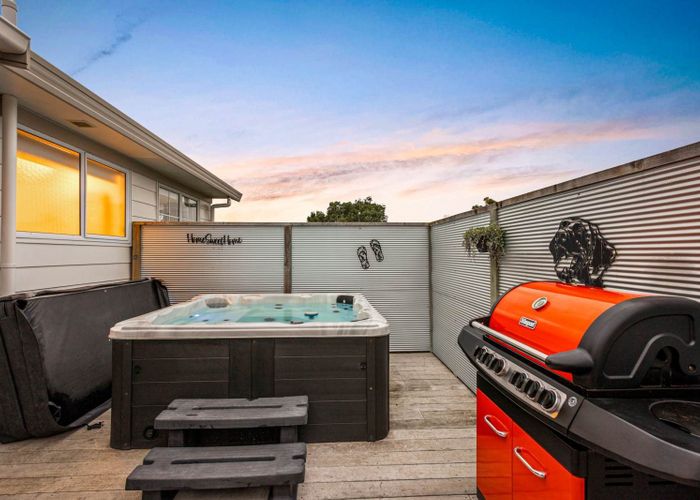  at 30 Taioma Crescent, Te Atatu Peninsula, Waitakere City, Auckland