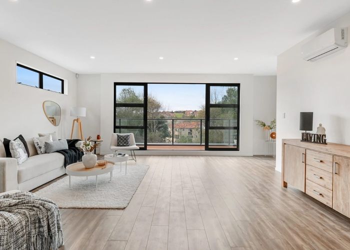  at 6 Pleasant Way, Matakatia, Whangaparāoa