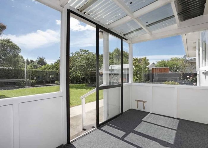  at 8 Nairn Crescent, Awapuni, Palmerston North, Manawatu / Whanganui