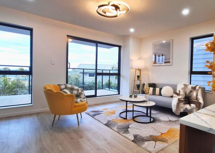  at 21F Laura Street, Kelston, Auckland
