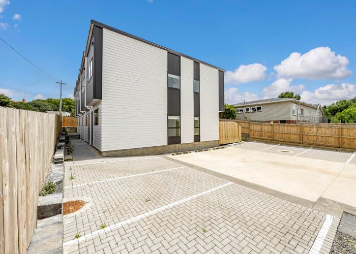  at 5 / 36 Tiroroa Avenue, Te Atatu South, Waitakere City, Auckland