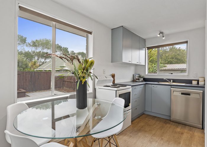  at 2/67 Bayswater Crescent, Bromley, Christchurch