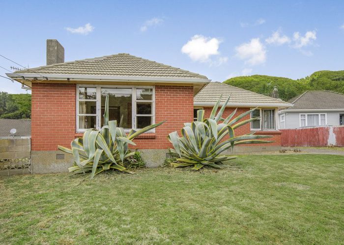  at 33 Lees Grove, Wainuiomata, Lower Hutt