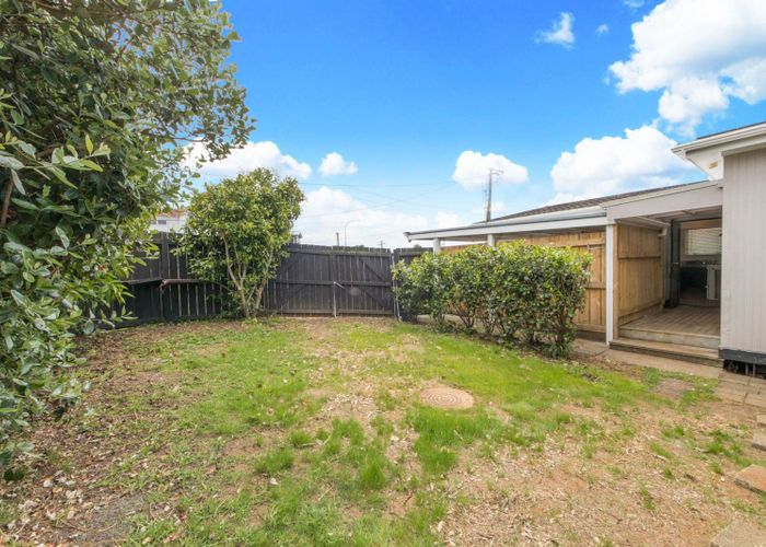  at 424 Old Te Atatu Road, Te Atatu Peninsula, Auckland