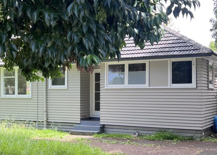  at 3 Bamford Place, Avondale, Auckland