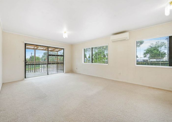  at 2/60 Flanshaw Road, Te Atatu South, Waitakere City, Auckland