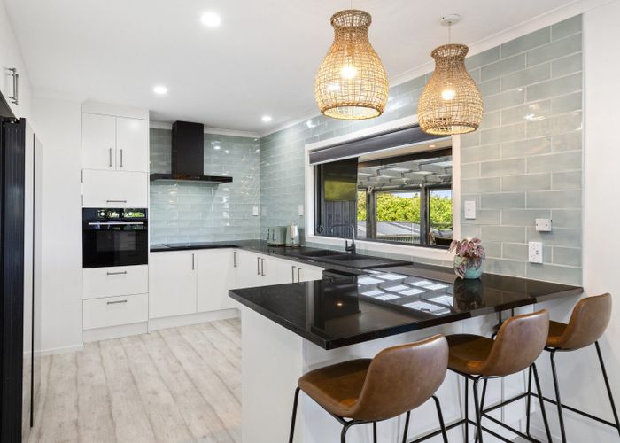  at 10 Cottonwood Place, Kawakawa Bay, Manukau City, Auckland