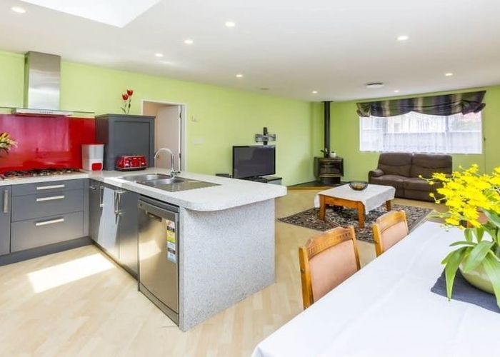  at 2/398 Fergusson Drive, Heretaunga, Upper Hutt, Wellington