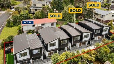  at 7D Thalia Place, Totara Vale, Auckland