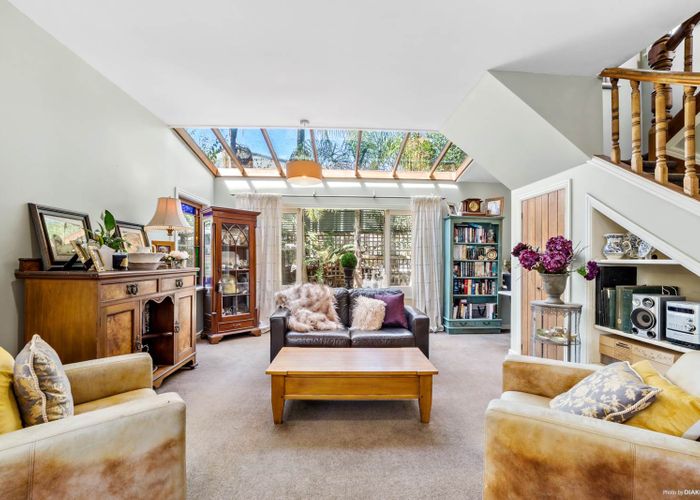  at 8 Westbourne Road, Murrays Bay, Auckland