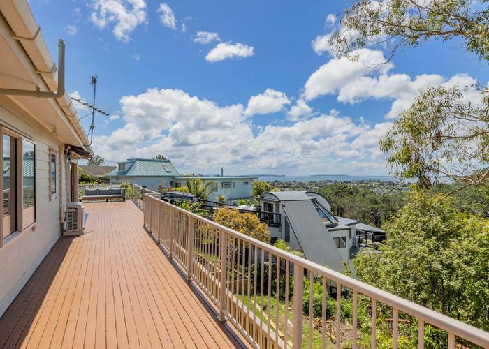  at 3 Dalmeny Close, Murrays Bay, North Shore City, Auckland